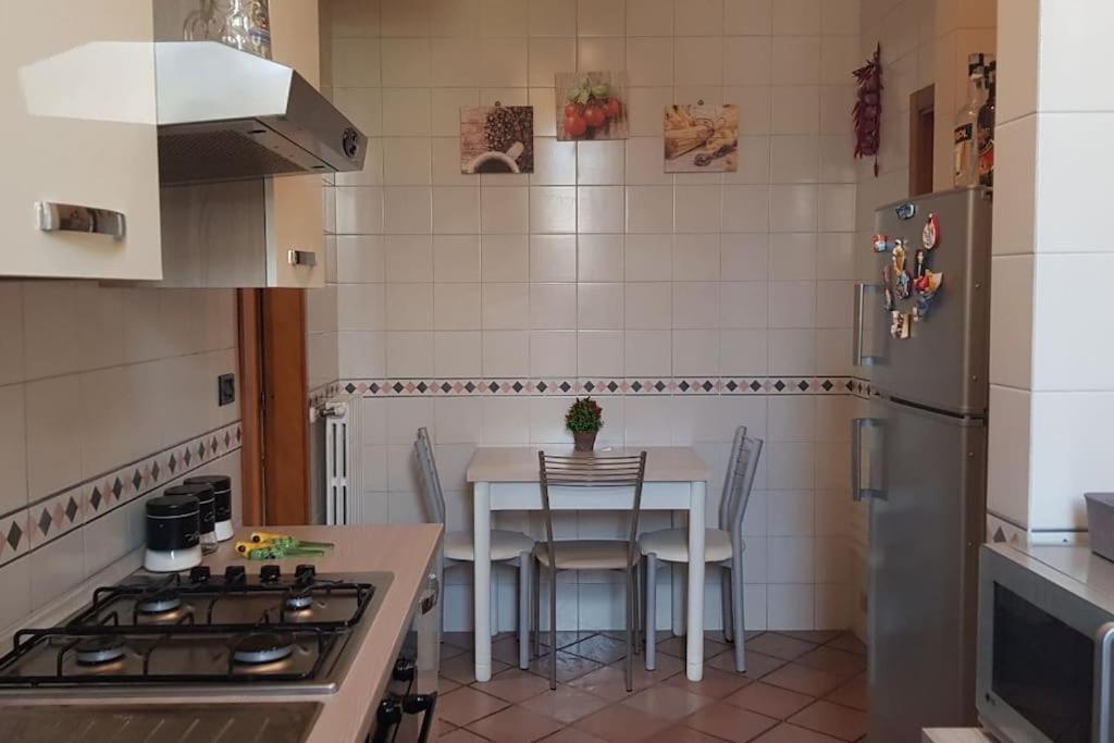 Lovely 11 Guests Flat, Via Tribunali, Center! Appartamento *
