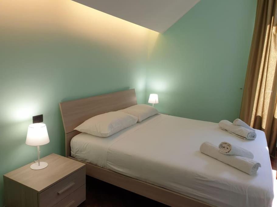 Lovely 11 Guests Flat, Via Tribunali, Center!