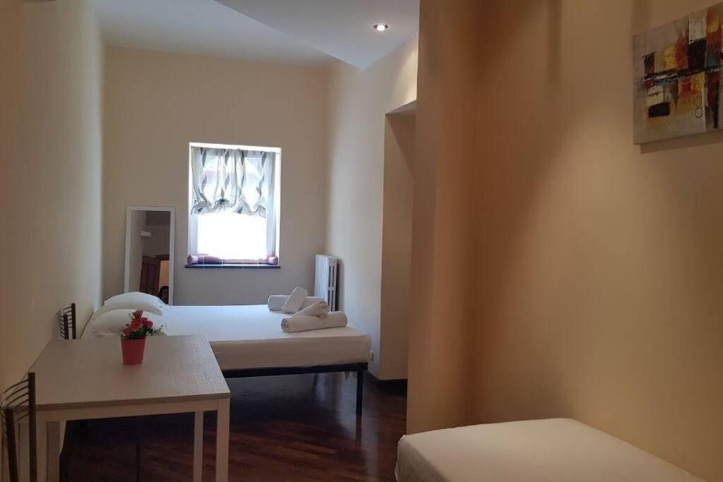 Lovely 11 Guests Flat, Via Tribunali, Center! * Napoli