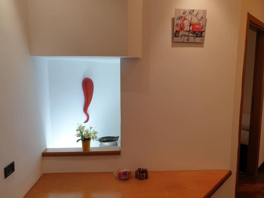 Lovely 11 Guests Flat, Via Tribunali, Center! *