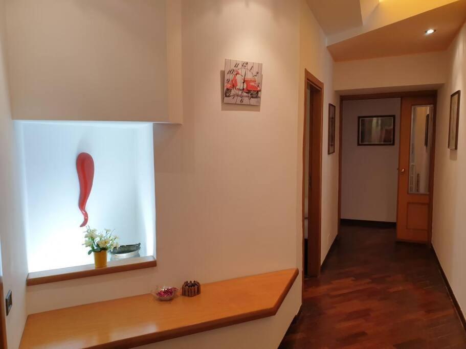 Lovely 11 Guests Flat, Via Tribunali, Center! Appartamento *