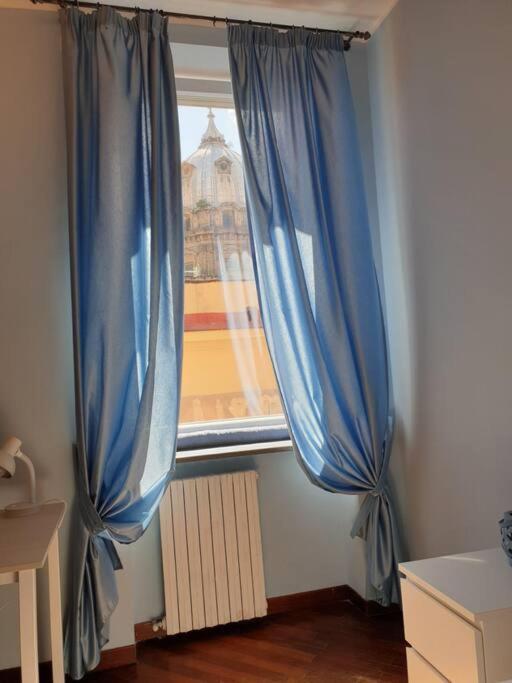 Lovely 11 Guests Flat, Via Tribunali, Center! Napoli